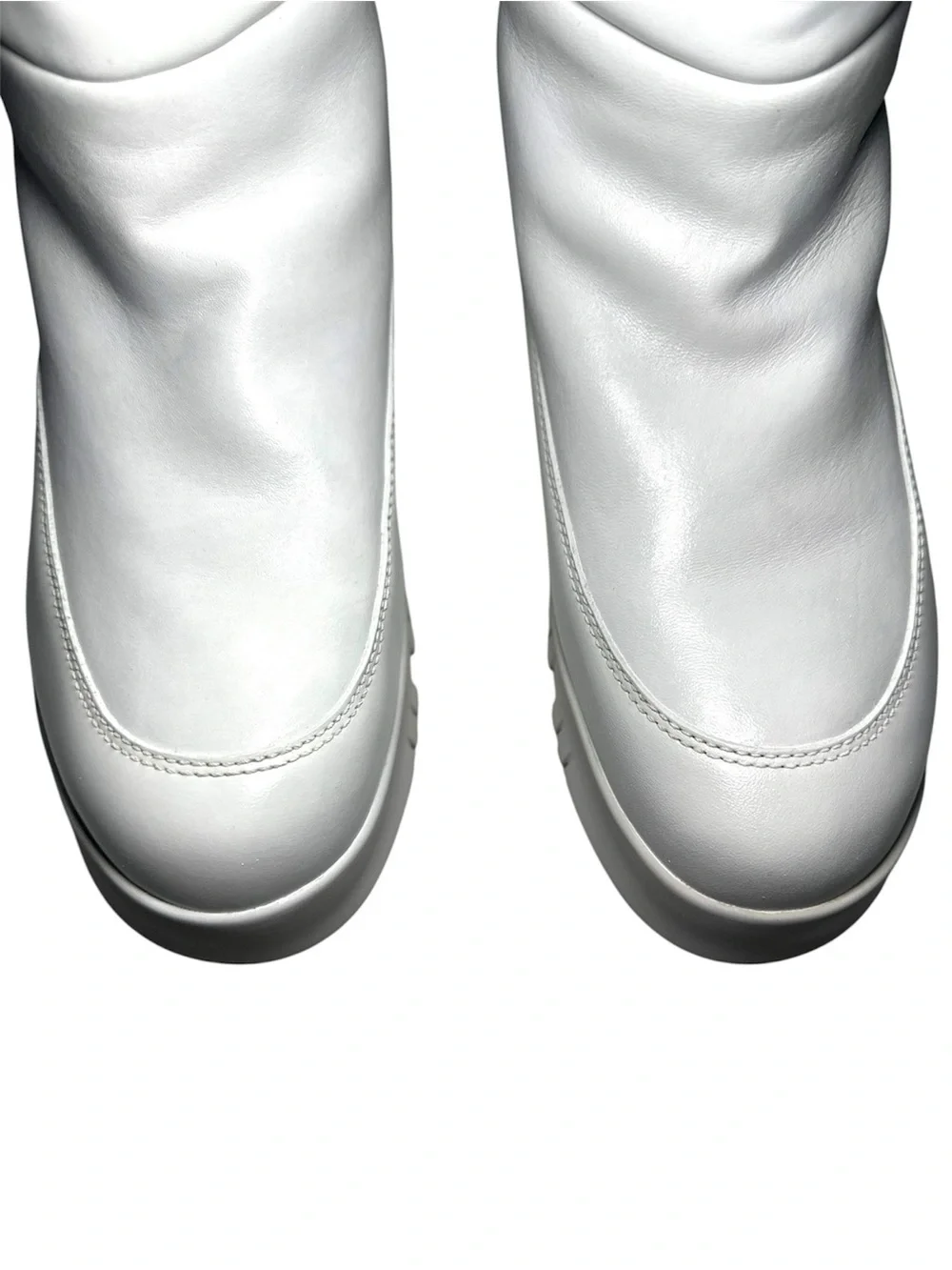 Prada White Leather Quilted Platform Moon Boots Weiss size 40 US 10 Puffer Snow